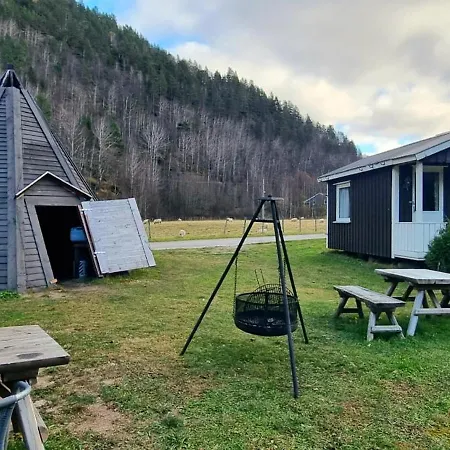 Nyaraló Gardshytte Med Lavvu, Hund Tillatt, Sauna